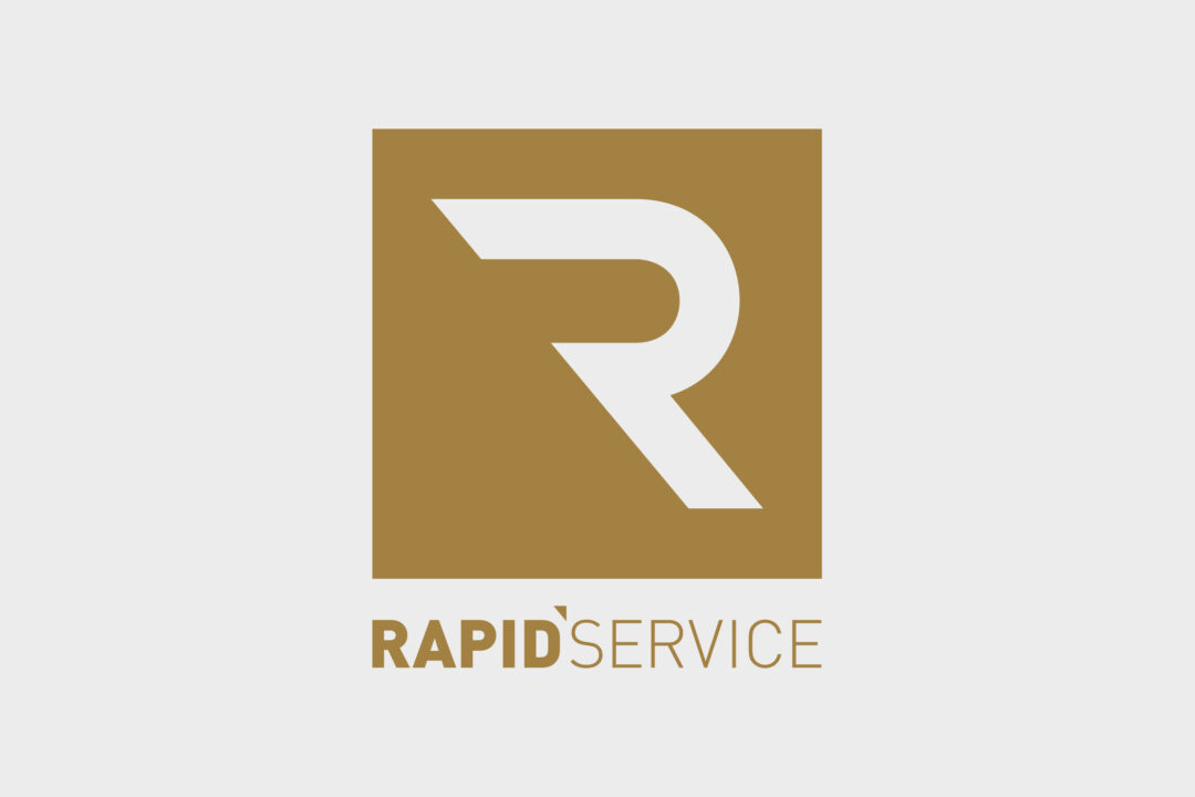 Nouveau logo Rapid'Service, un carré avec un R en blanc sur un fond marron avec en dessous le texte "Rapid'Service".