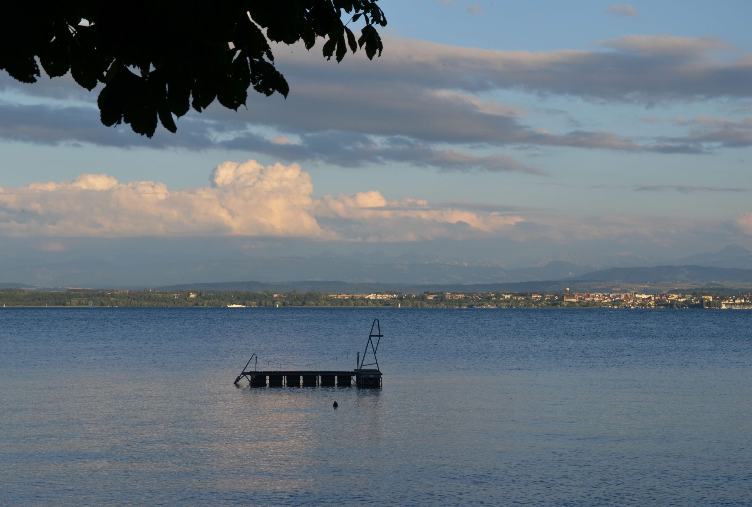 Agence Pomzed à Neuchâtel, photo du lac de Neuchâtel.