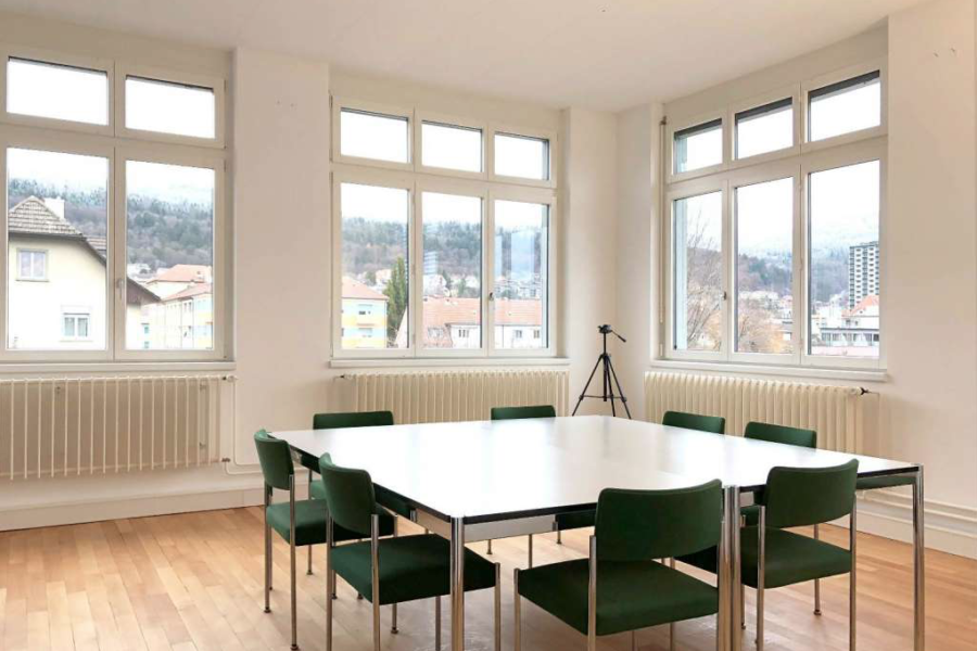 Salle de réunion de l'agence Pomzed à Bienne.